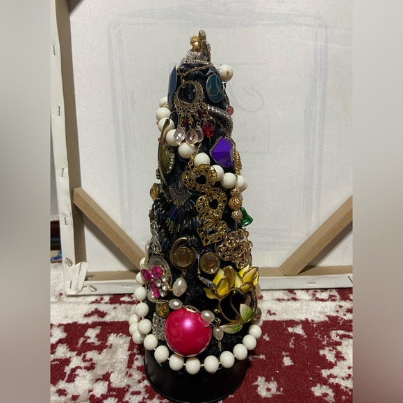 Unique and One of a Kind Hand Made Christmas Jewelry Tree - Picture 3 of 11